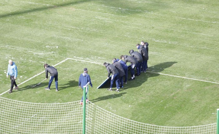 Türkiyədə meydanı Qurban Qurbanov və futbolçular təmizlədilər - FOTOLAR